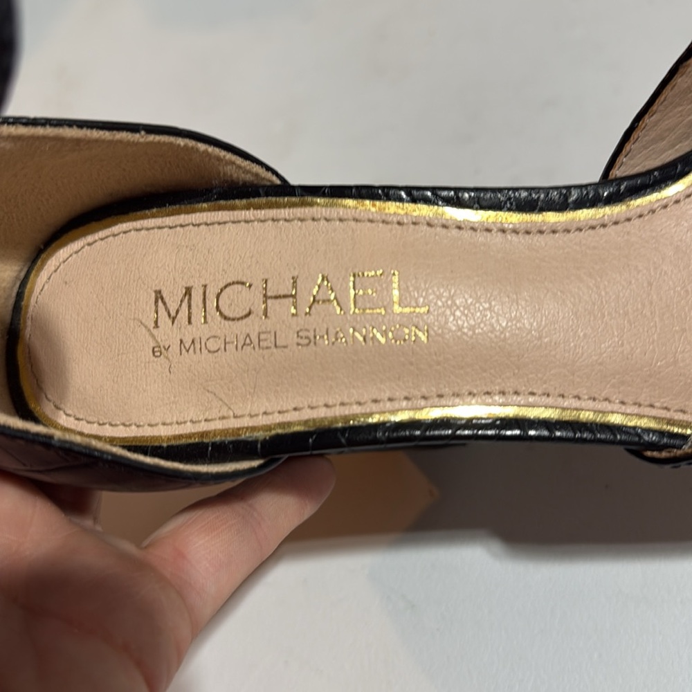 Michael Shannon Black Croc-Embossed Women's Heels - Picture 7 of 11